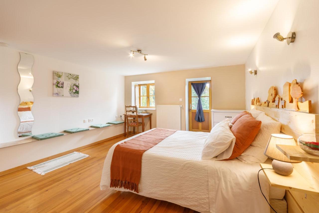 Le Fournia Bed & Breakfast Grandrif Bagian luar foto